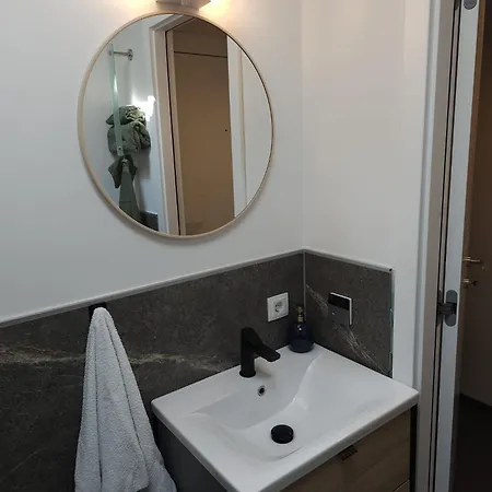 Quarto em Acomodações Particulares Alisaarigent *